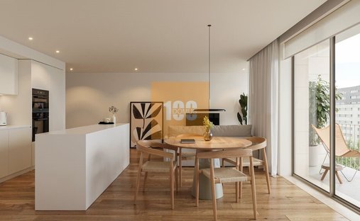 Apartment in Cedofeita, Santo Ildefonso, Se, Miragaia, Sao Nicolau e Vitoria, Porto District, Portugal 1