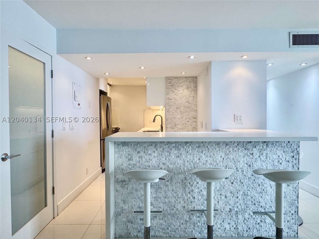 Condo in Miami, Florida, United States 4 - 18226381