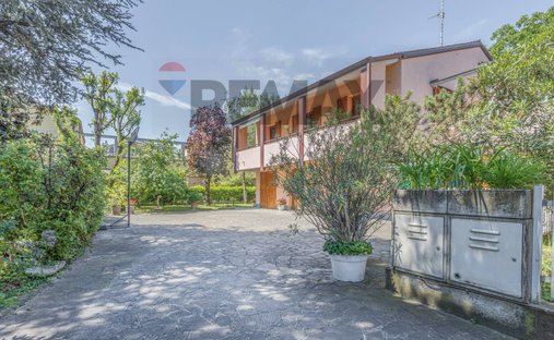 House in Sesso-San Prospero-Tondo, Reggio Emilia, Emilia-Romagna 1