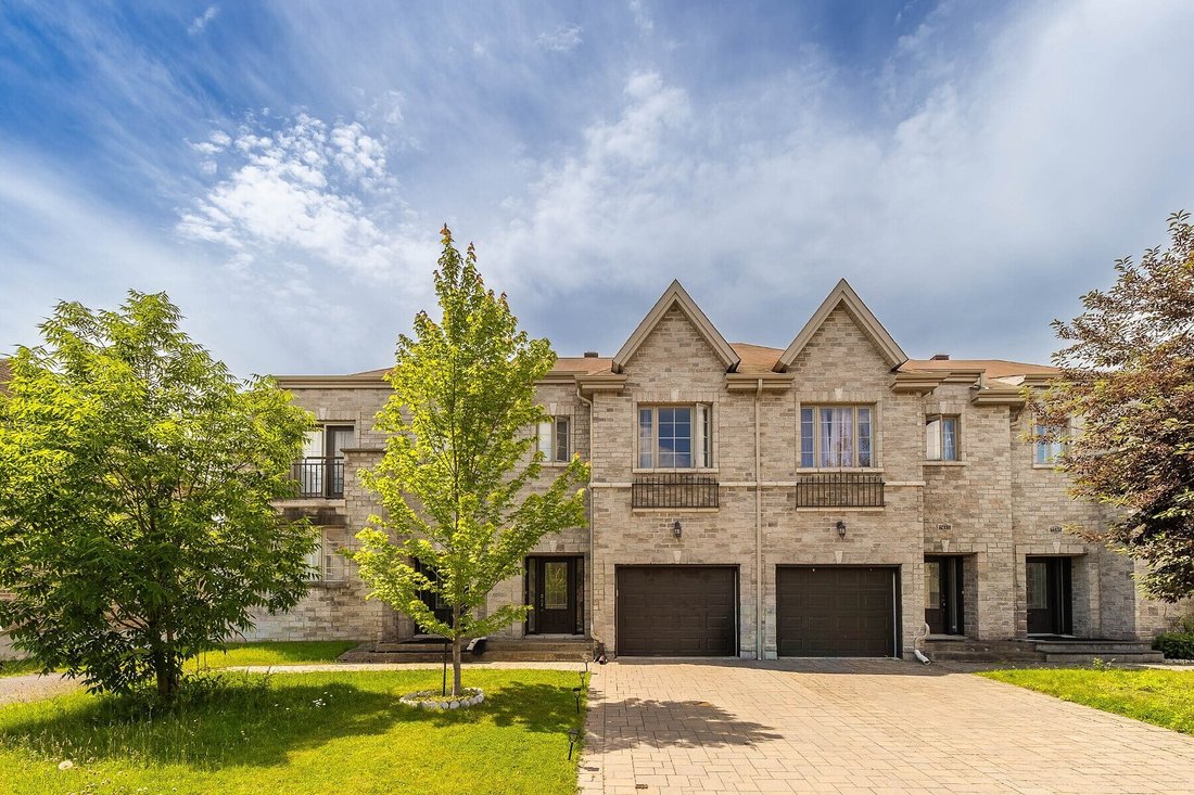 House in Brossard, Quebec, Canada 1 - 18227122