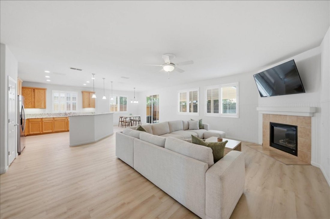House in Olivehurst, California, United States 3 - 18230964