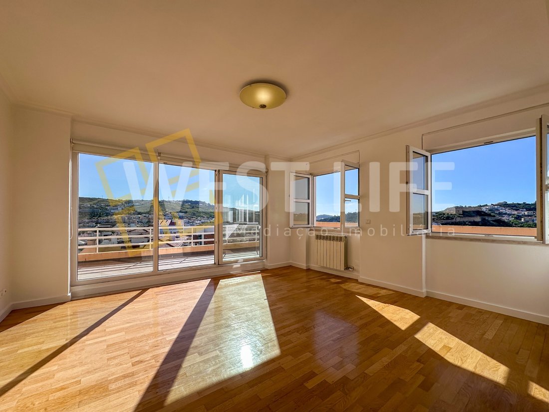 Apartment in Santa Maria, Sao Pedro e Matacaes, Lisbon, Portugal 1 - 17821148