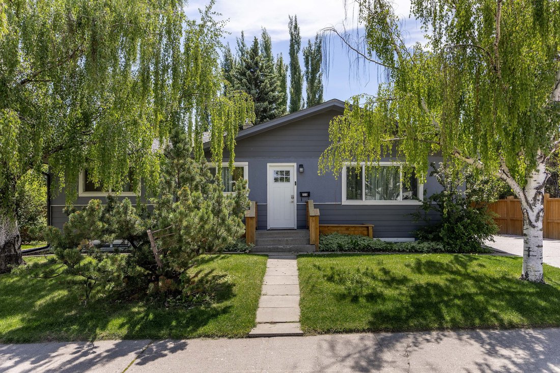 House in Calgary, Alberta, Canada 1 - 18224059