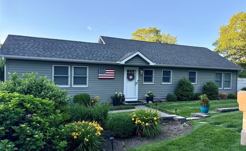 House in Sound Beach, New York, United States 1