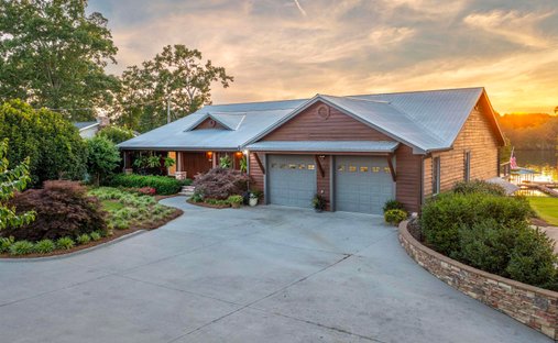 House in Centre, Alabama, United States 1