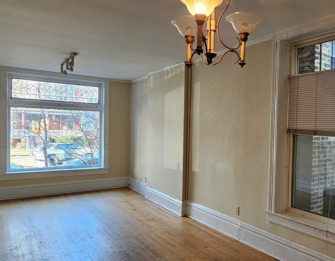 Chicago, Illinois, United States 3 - 18230218