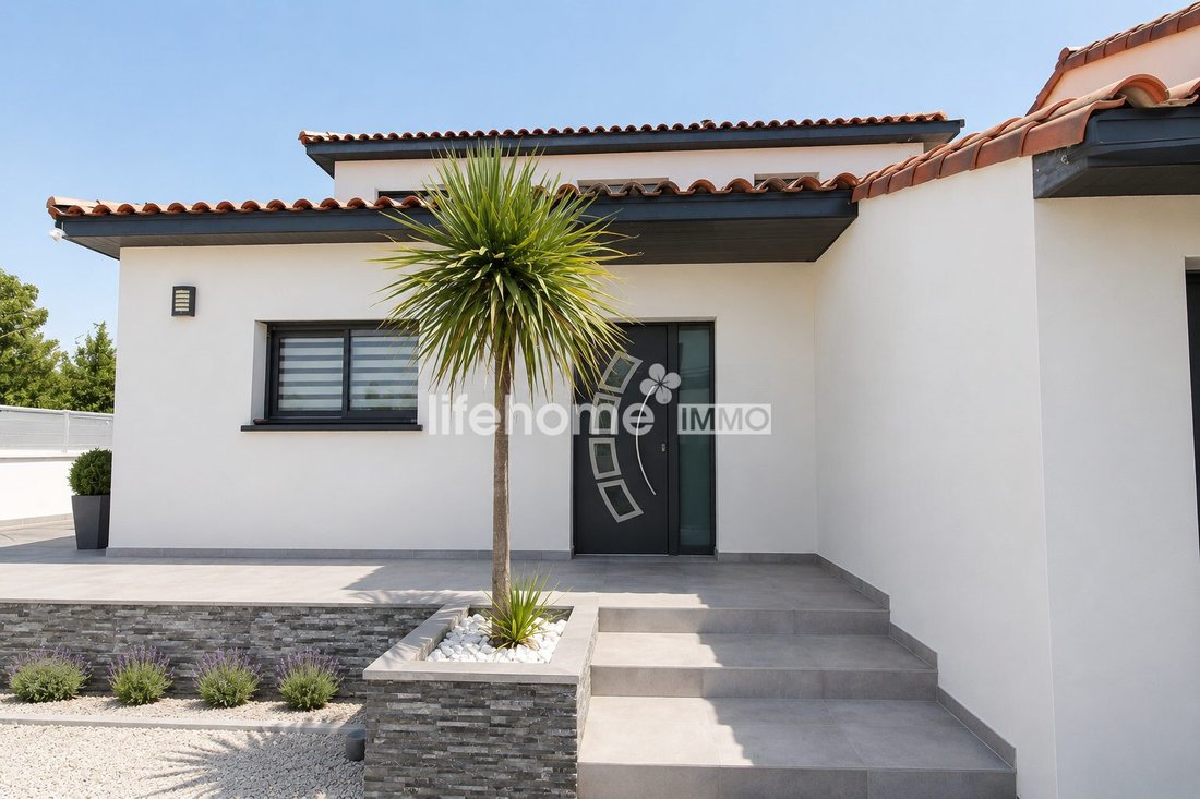 Villa in Balaruc-les-Bains, Occitania, France 1 - 18229224