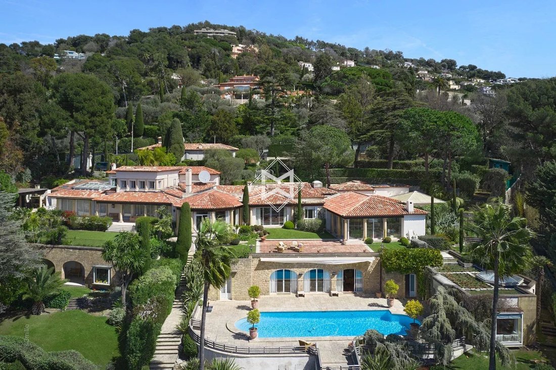 Villa in Cannes, Provence-Alpes-Côte d'Azur, France 1 - 18224175