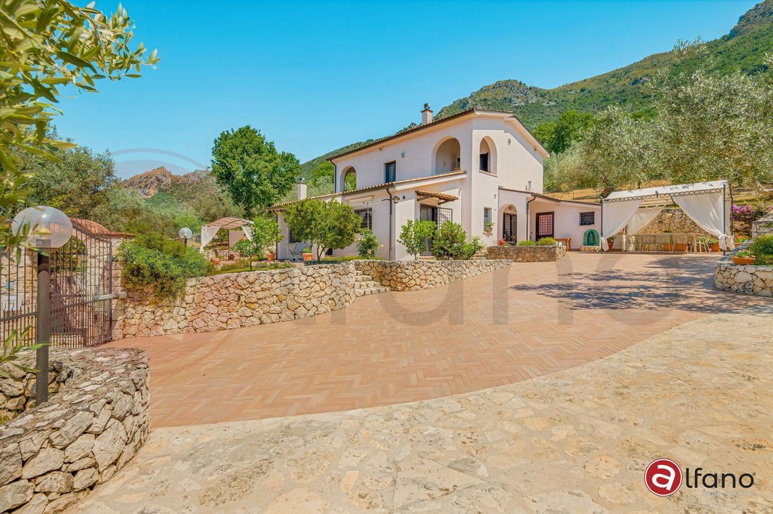 Villa in Castrocielo, Lazio, Italy 1 - 18228915
