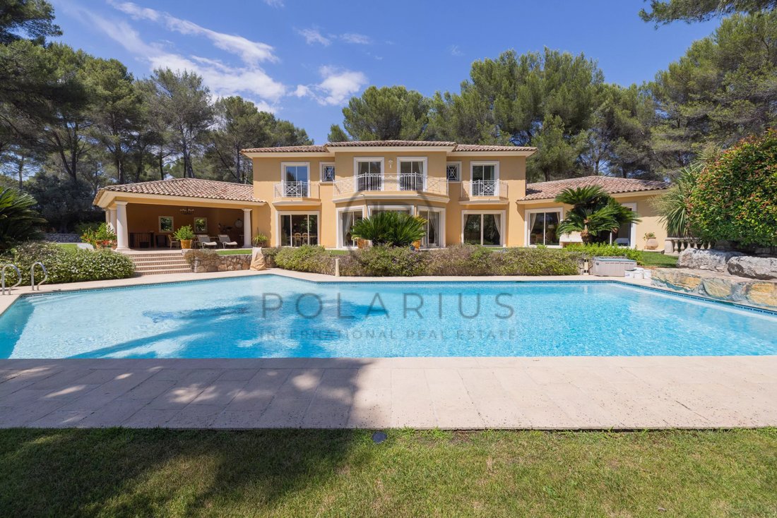 Villa in Mougins, Provence-Alpes-Côte d'Azur, France 1 - 18227385