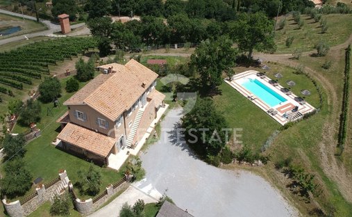 Estate in Semproniano, Tuscany, Italy 1