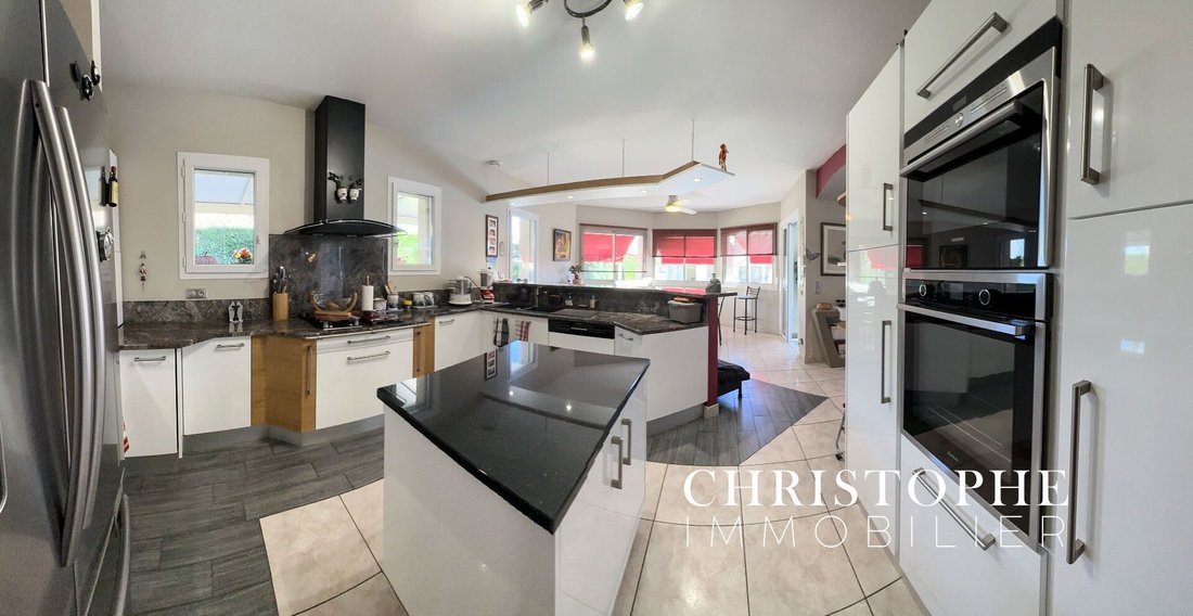 Villa in Nord, Lescar, France 3 - 18226274