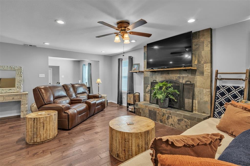 House in Granbury, Texas, United States 5 - 18226686