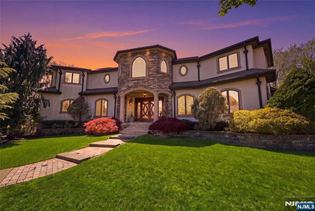 House in Paramus, New Jersey, United States 1 - 17800574