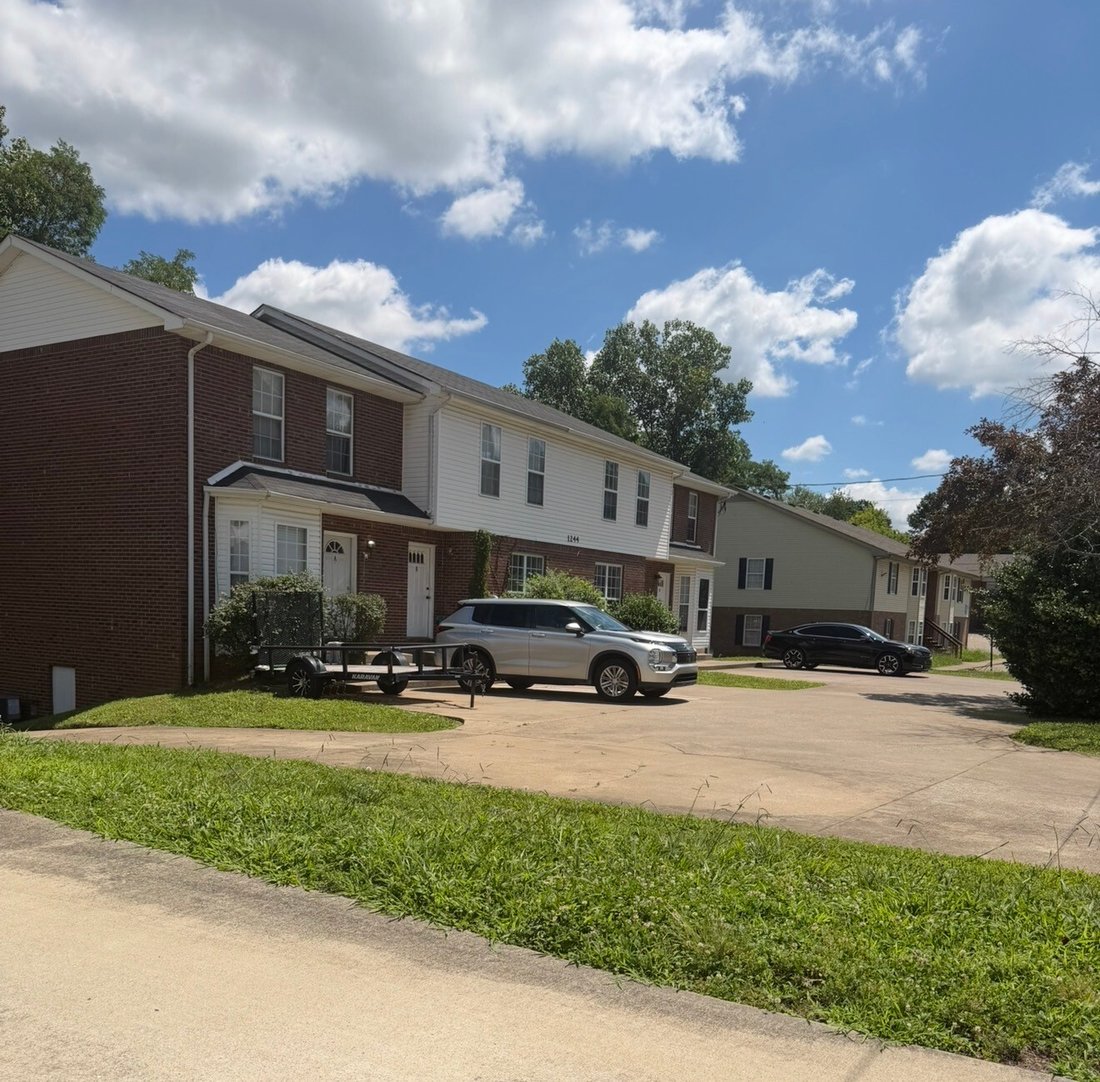 Clarksville, Tennessee, United States 1 - 18226322