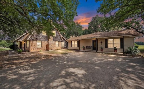 House in Granbury, Texas, United States 1