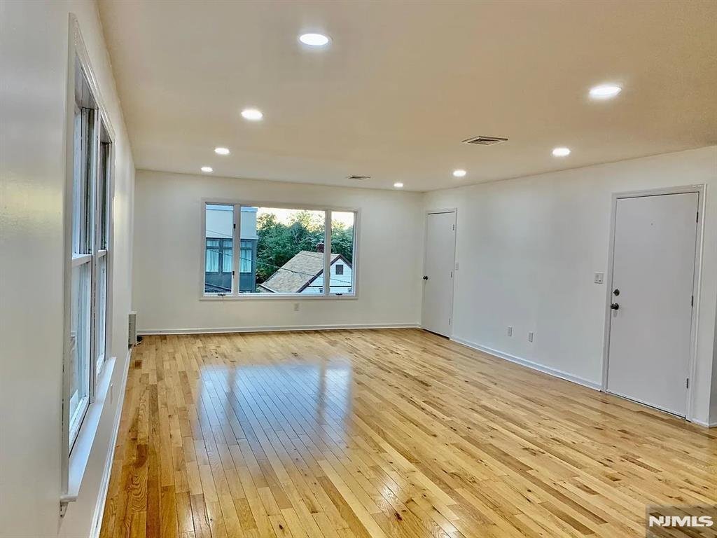 House in North Bergen, New Jersey, United States 2 - 18045367