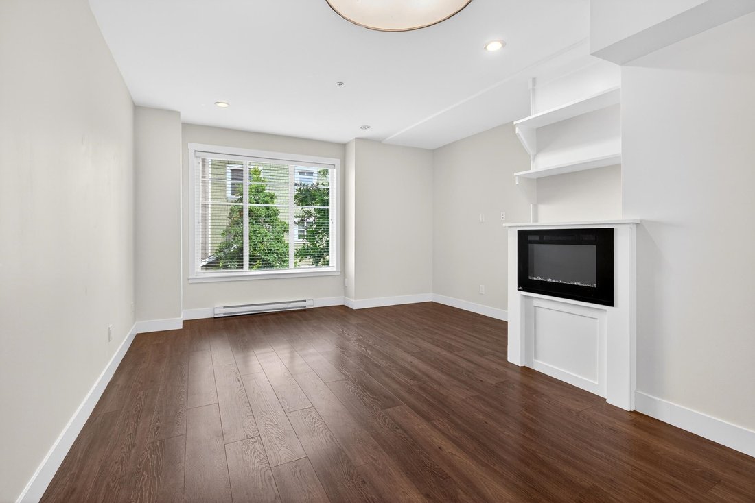 Townhouse in Langley Township, British Columbia, Canada 2 - 18230594