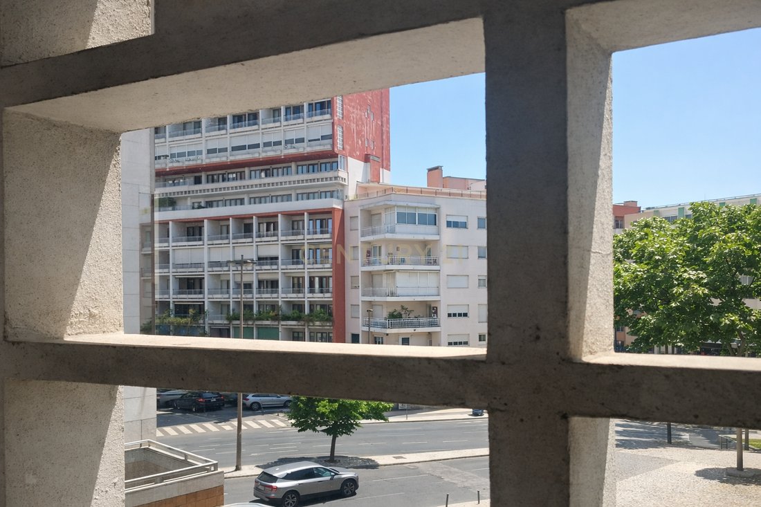 Apartment in Alvalade, Lisbon, Portugal 1 - 18227200
