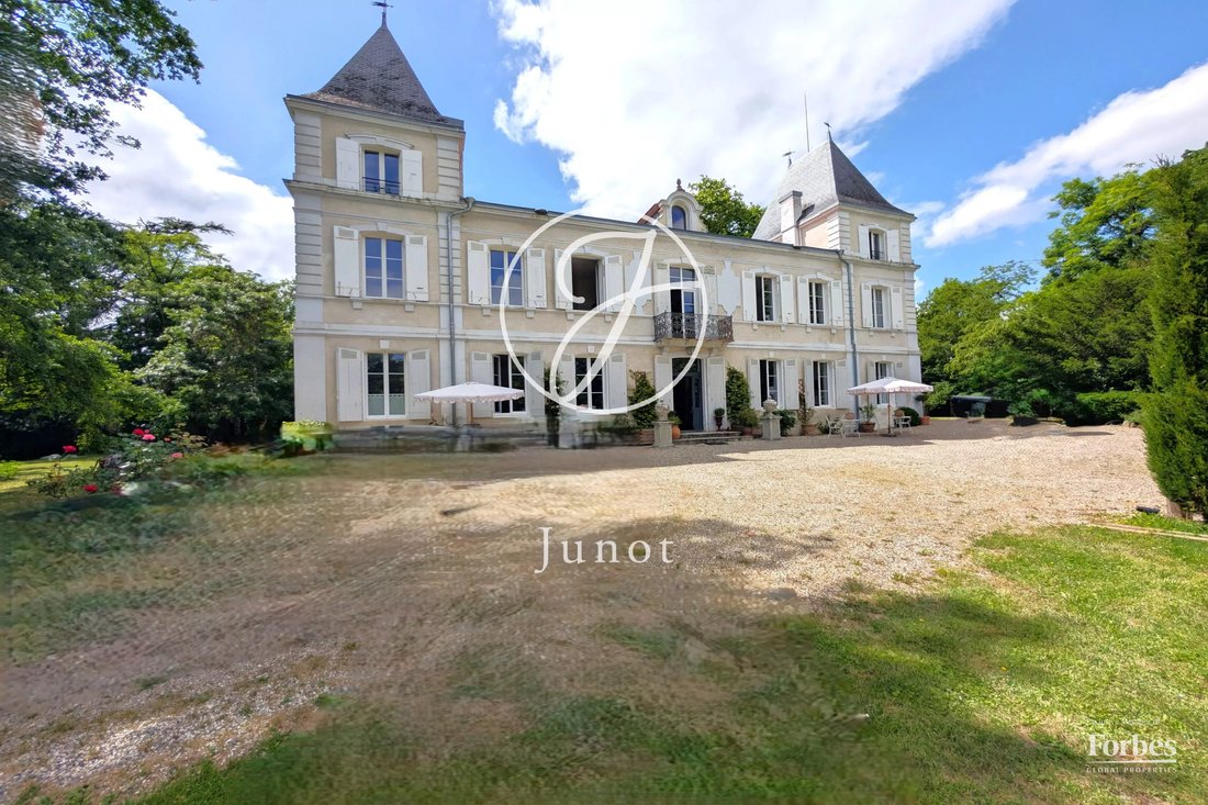 Castle in Moncaut, Nouvelle-Aquitaine, France 2 - 18222374