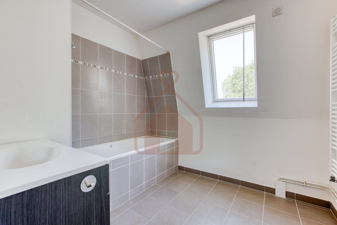 Apartment in Barnufles, Le Kremlin-Bicetre, France 5 - 18229247