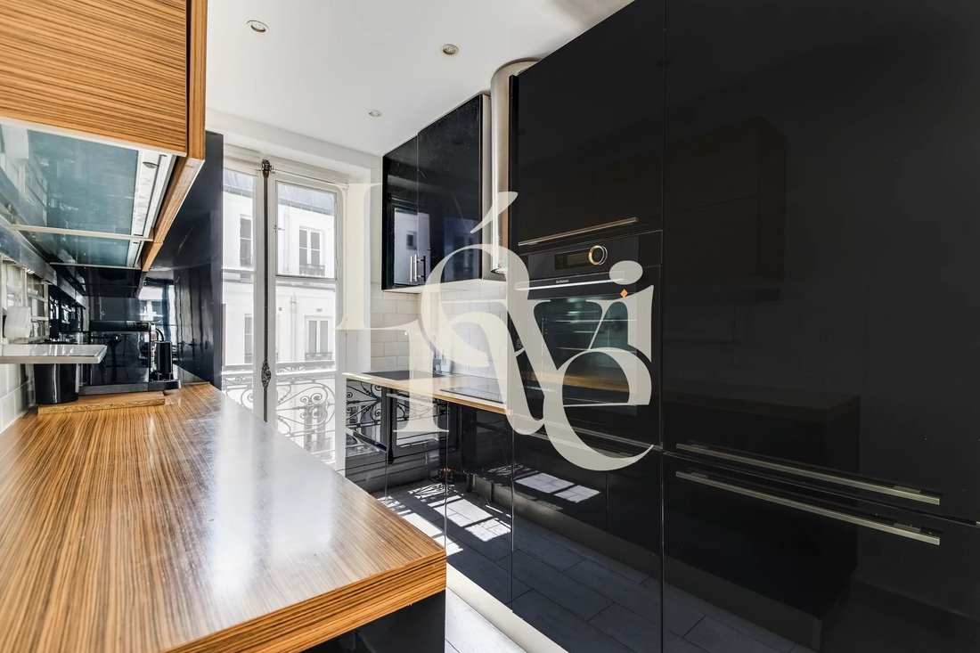 Apartment in Saint Philippe du Roule, Paris 8e Arrondissement, Paris 5 - 18230420