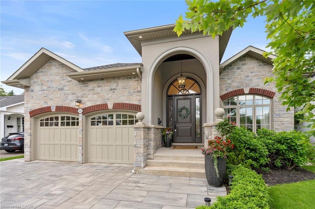 House in Mississauga, Ontario, Canada 3 - 18223582