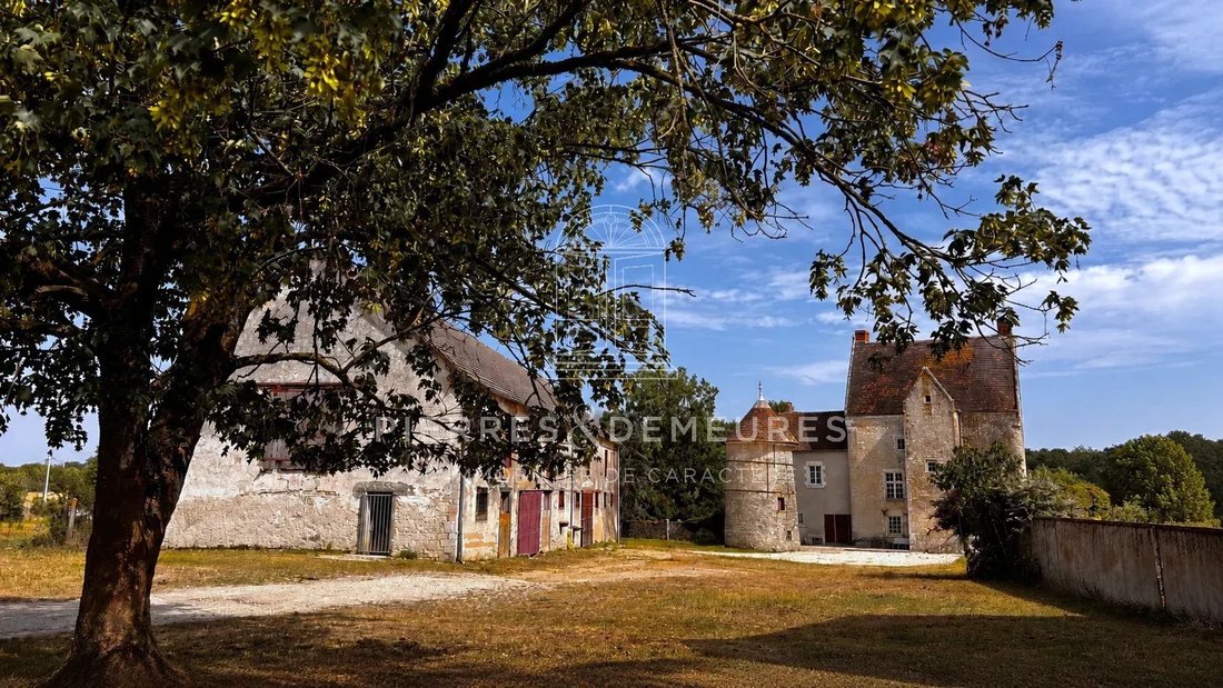 Corps de ferme à Centre Ville - Les Marins, Châteauroux, France 1 - 16678052