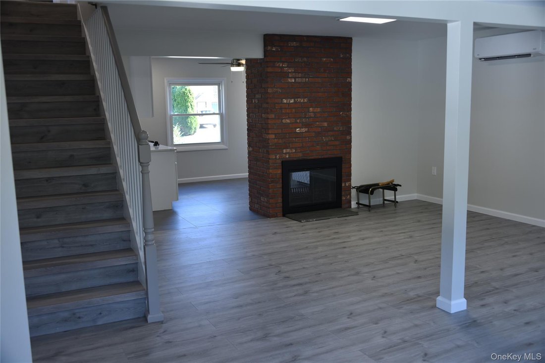 House in Hicksville, New York, United States 4 - 18232585