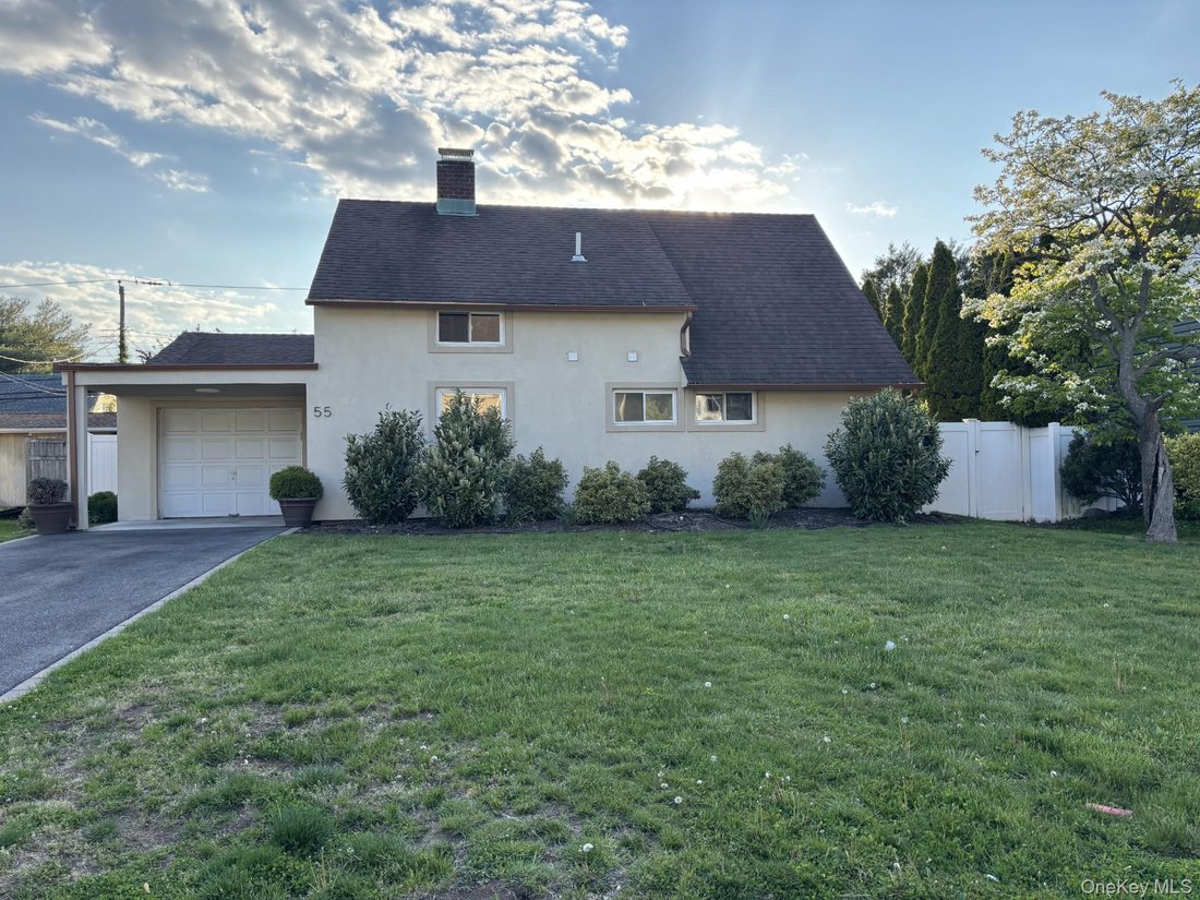 House in Hicksville, New York, United States 1 - 18232585