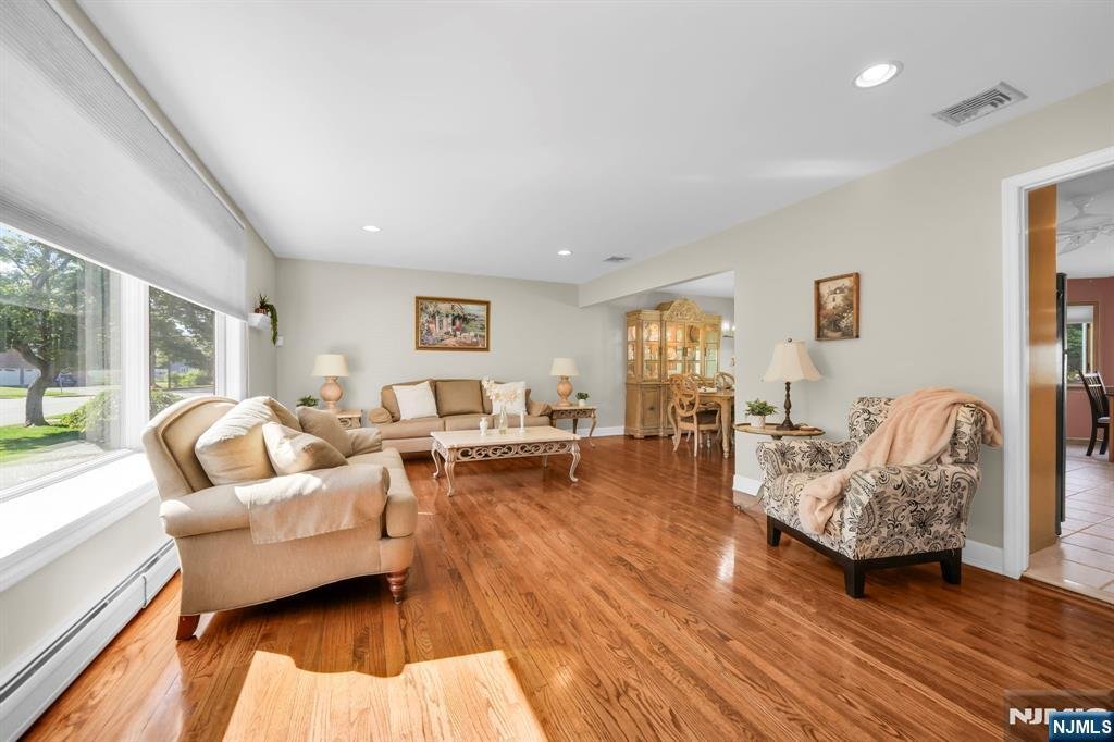 House in Wayne, New Jersey, United States 4 - 18110390