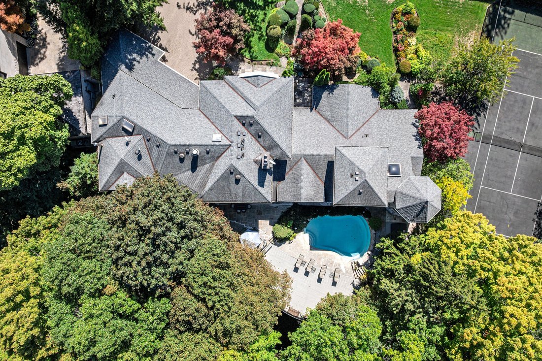 House in Toronto, Ontario, Canada 2 - 18224816