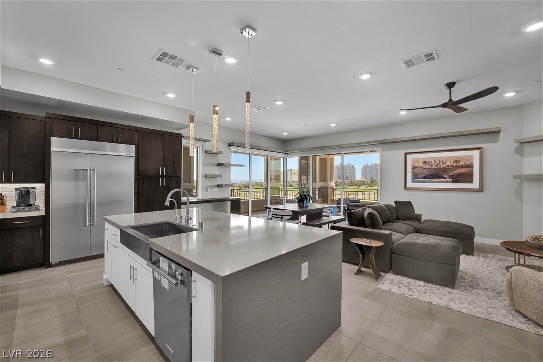 Condo in Las Vegas, Nevada, United States 4 - 18229935