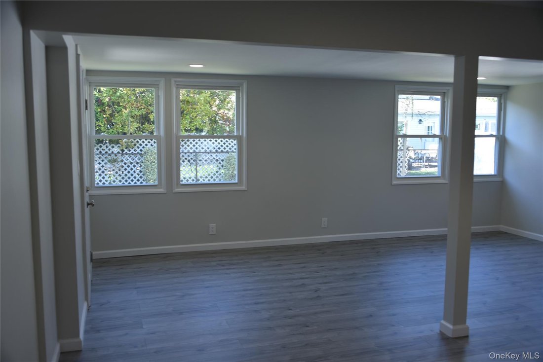 House in Hicksville, New York, United States 5 - 18232585