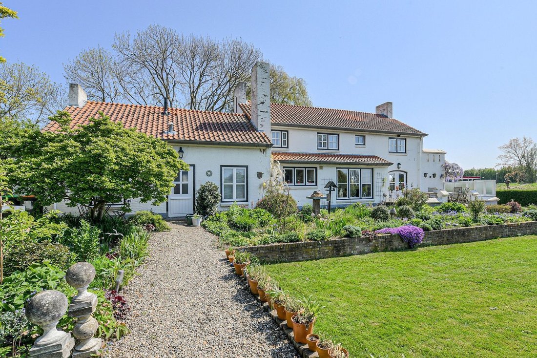 Villa in Geertruidenberg, North Brabant, Netherlands 4 - 18224269