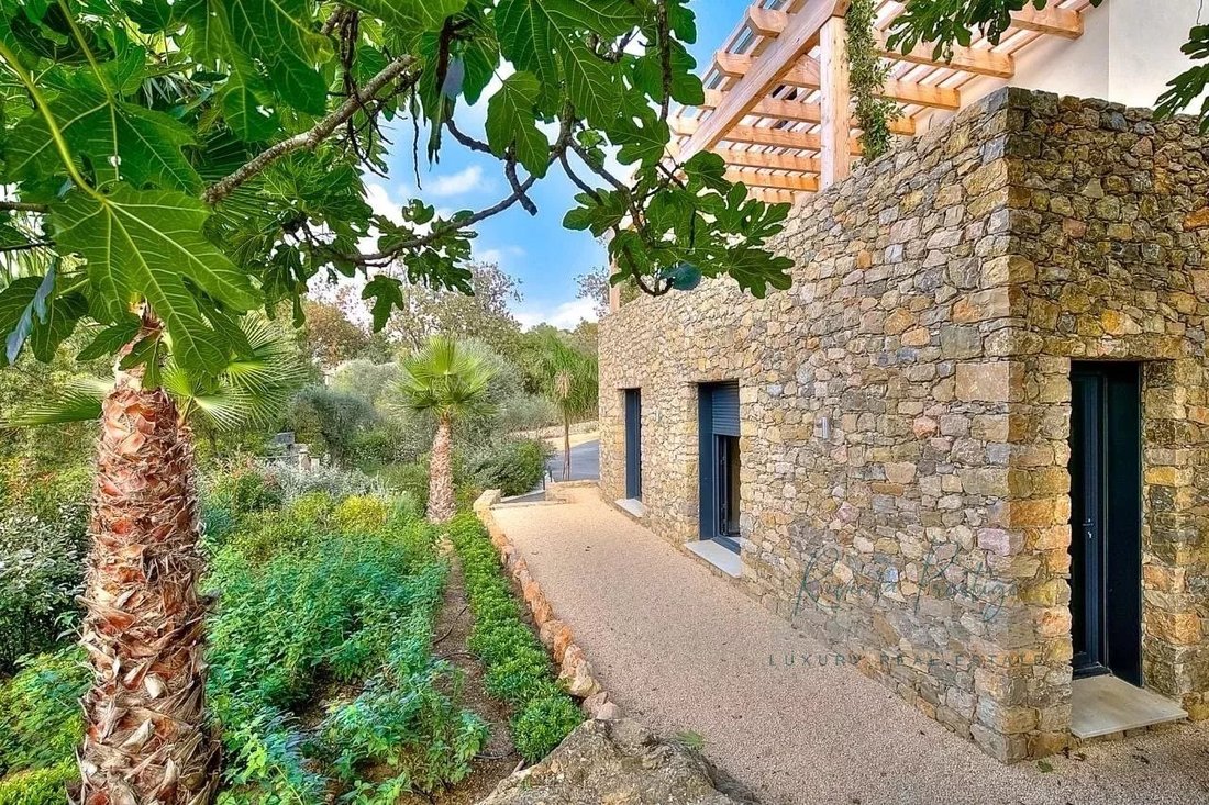 House in Mougins, Provence-Alpes-Côte d'Azur, France 1 - 13387021