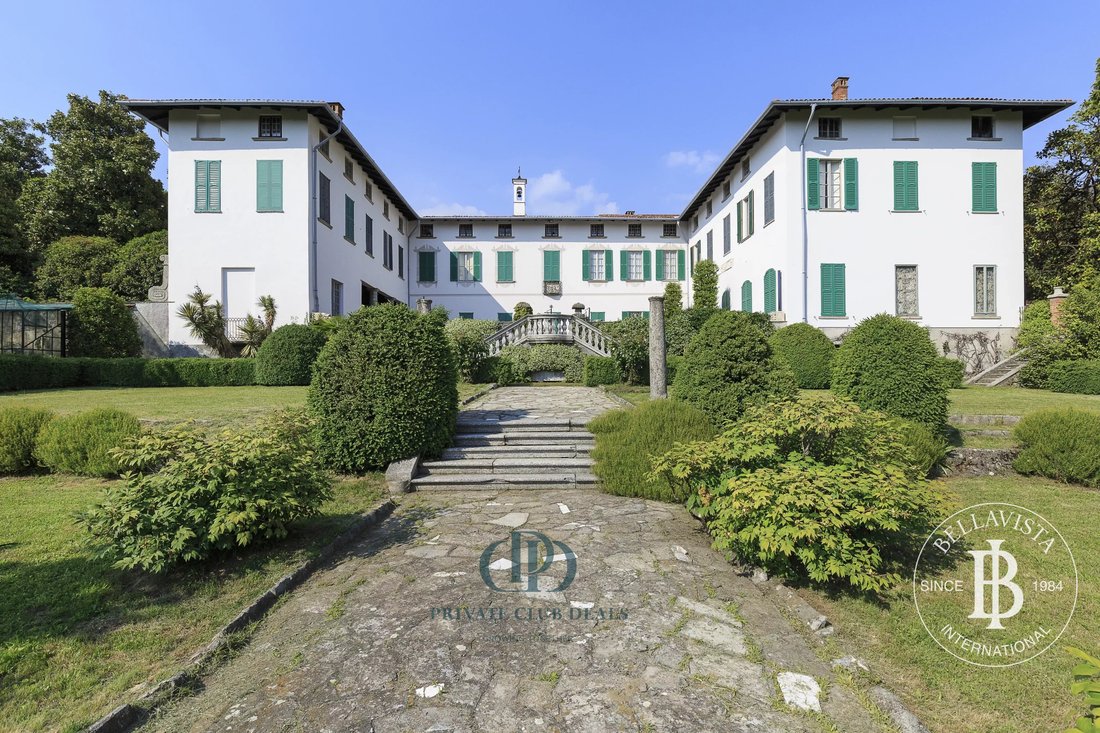 Villa in San Fermo della Battaglia, Lombardy, Italy 1 - 11419742
