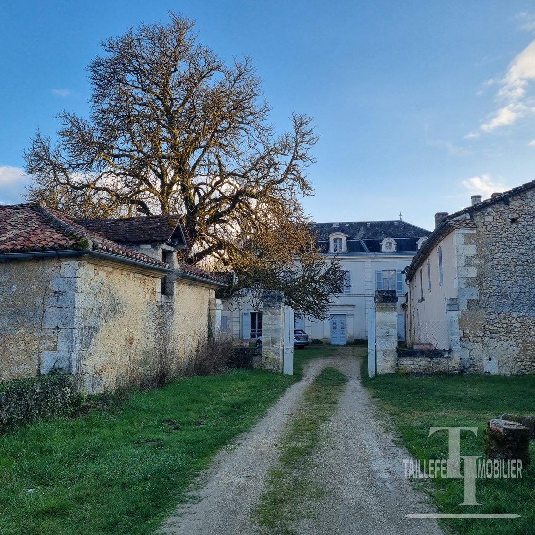 House in Sorges, Sorges et Ligueux en Périgord, France 2 - 18229141