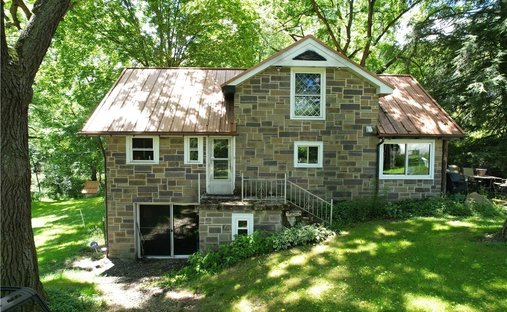 House in Negley, Ohio, United States 1