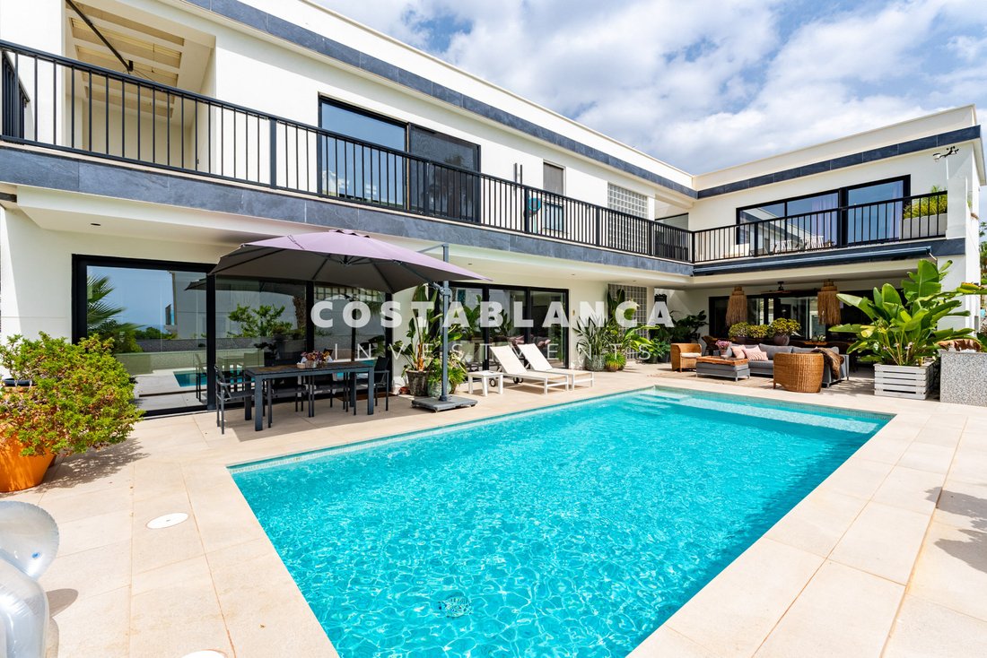 Villa in Calp / Calpe, Valencian Community, Spain 2 - 17948064