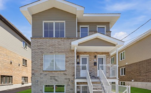 House in Longueuil, Quebec, Canada 1
