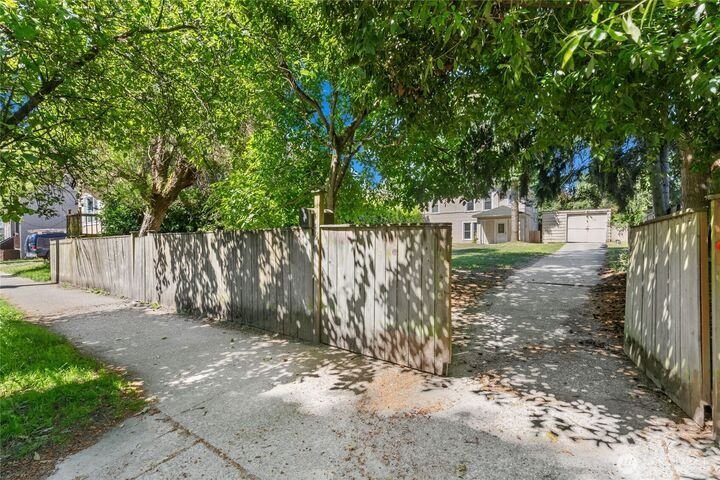 House in Seattle, Washington, United States 2 - 18229497