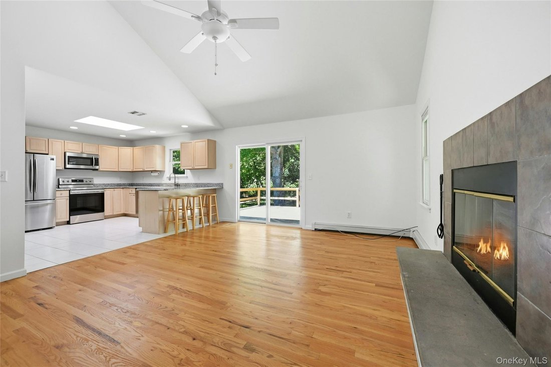 House in Greenport West, New York, United States 4 - 18224054
