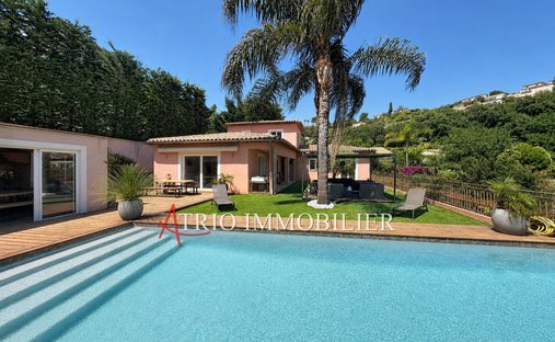 Villa in Val de Cagne-Colline Route de Vence, Cagnes-sur-Mer, France 1