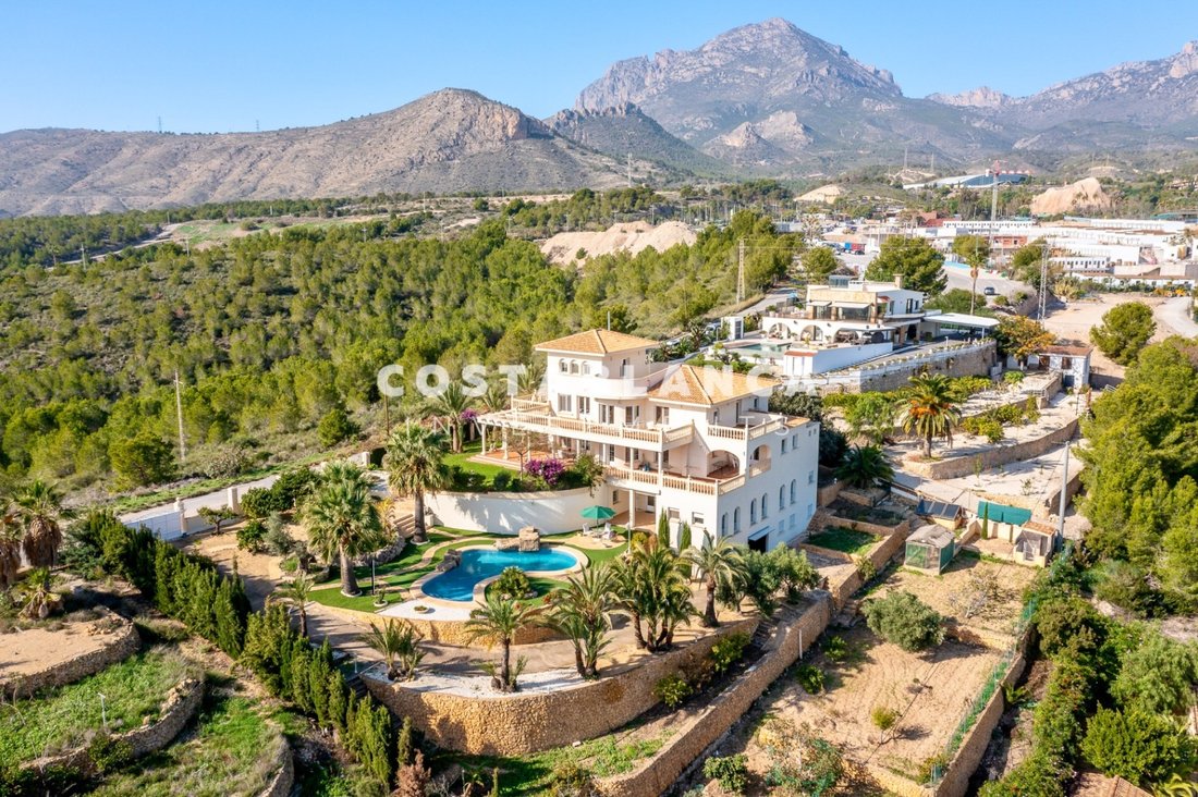 Villa in Benidorm, Valencian Community, Spain 2 - 17948906