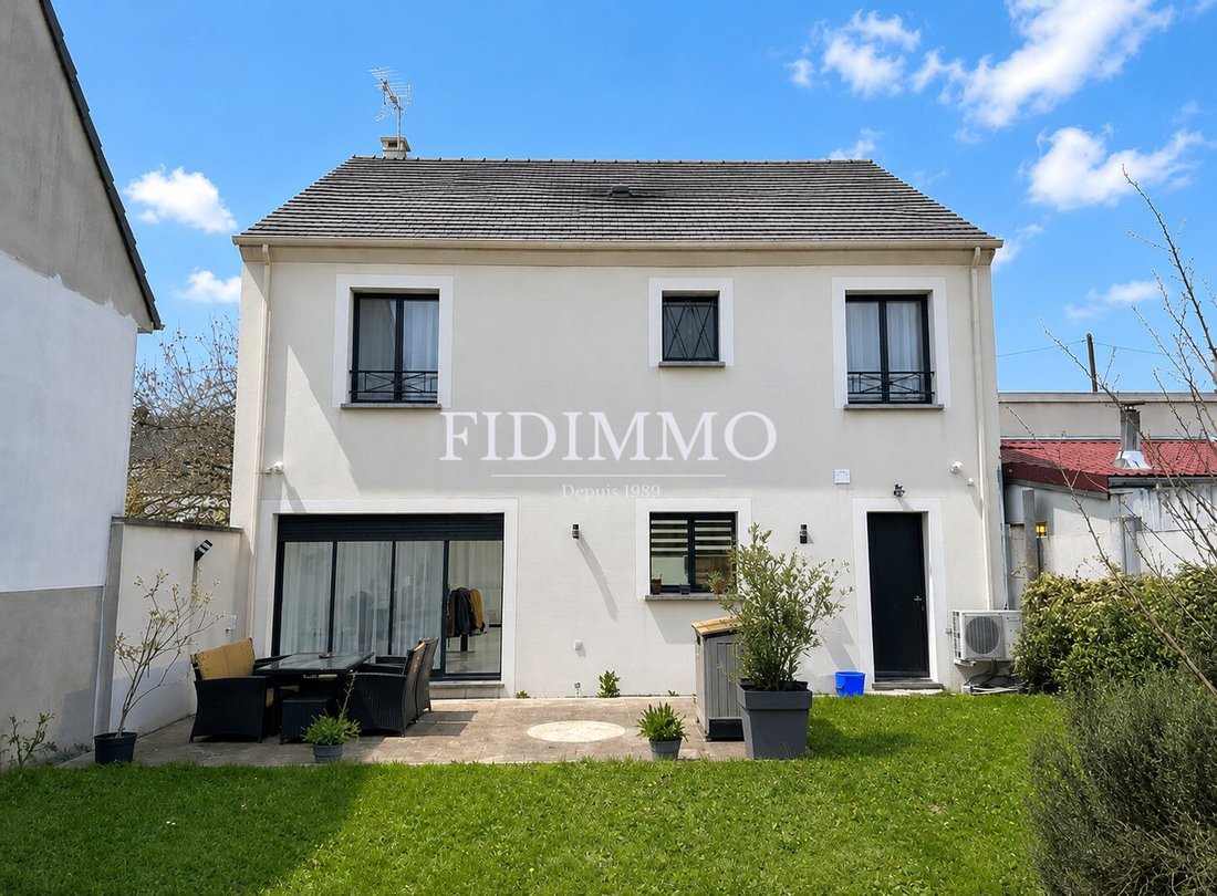 House in Sucy-en-Brie, Ile-de-France, France 1 - 16314892
