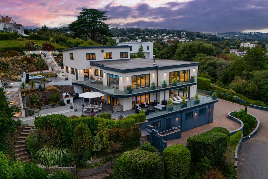 House in Torquay, England 1 - 18229992