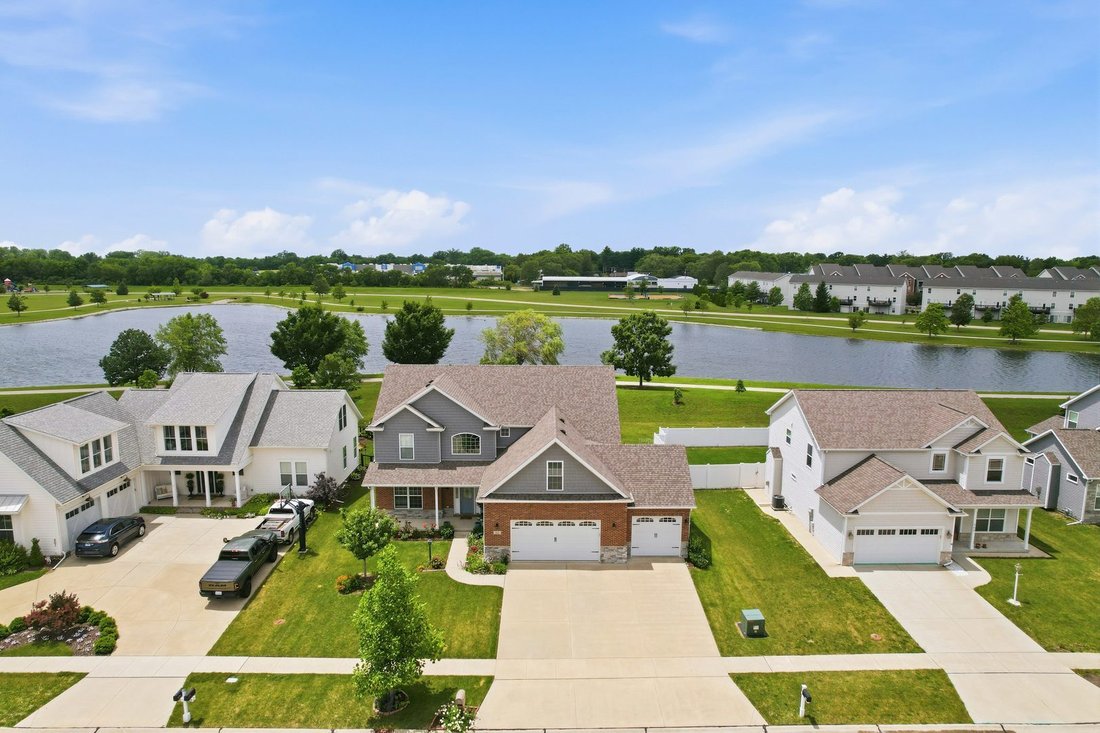 House in Savoy, Illinois, United States 1 - 18232064