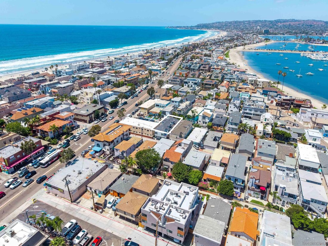 San Diego, California, United States 3 - 18225948