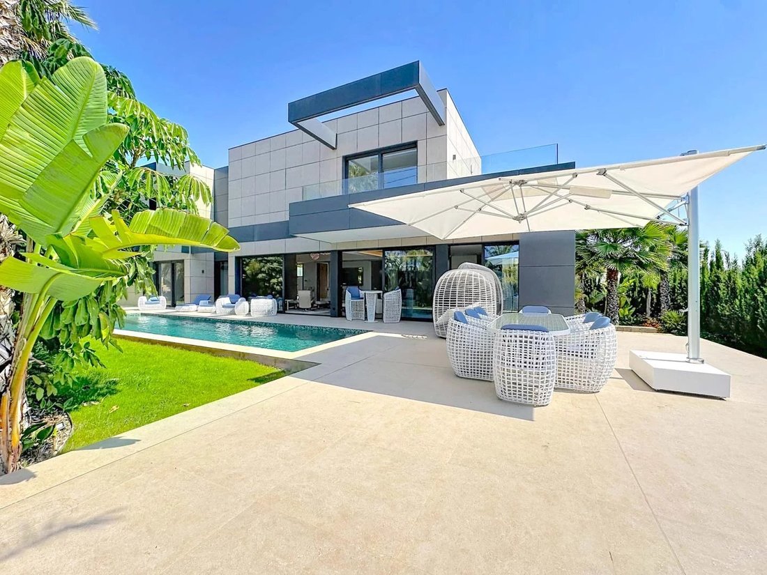 Villa in Calp / Calpe, Valencian Community, Spain 2 - 18232646